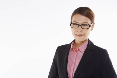 Gülümseyen güzel iş kadınının portresi