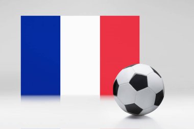 Futbol topuyla Fransa bayrağı