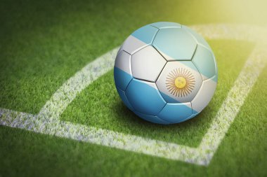 Arjantin futbol topuyla köşeyi dönüyor.