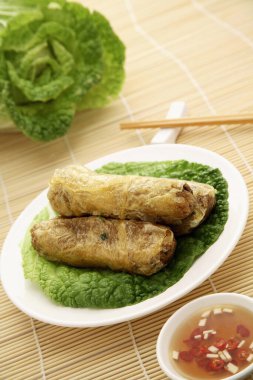 Yağda kızartılmış glutinous pirinçli rulo yakın çekim