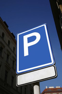 Caddedeki trafik işareti