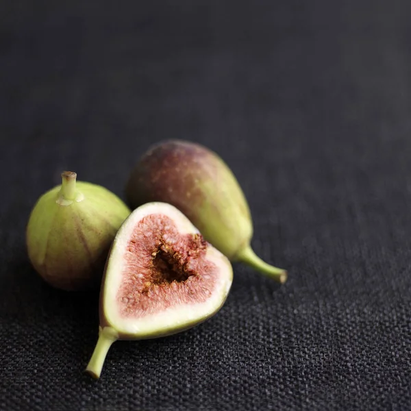 Gros Plan Quelques Figues Sur Table — Photo