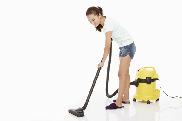 Woman Cleaning Vacuuming Floor — Stock Photo, Image