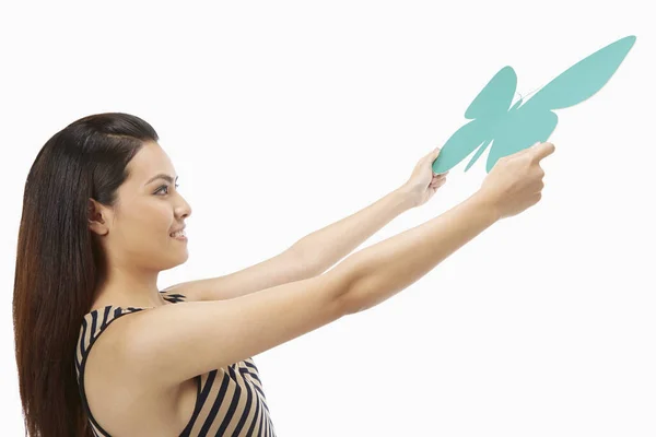 Glückliche Frau Mit Einem Papierschmetterling — Stockfoto