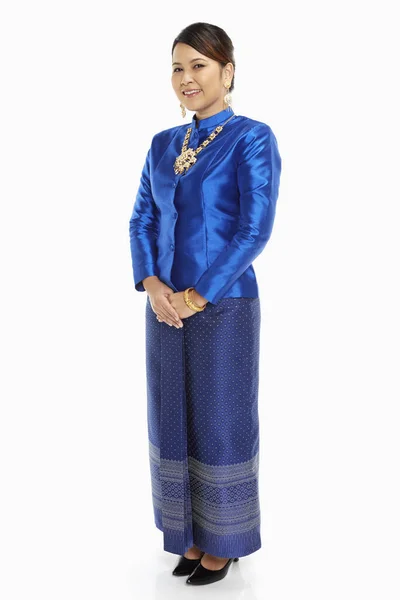 Frau Traditioneller Kleidung Mit Einem Lächeln — Stockfoto