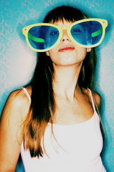 Woman Wearing Big Blue Sunglass — Stock Photo, Image