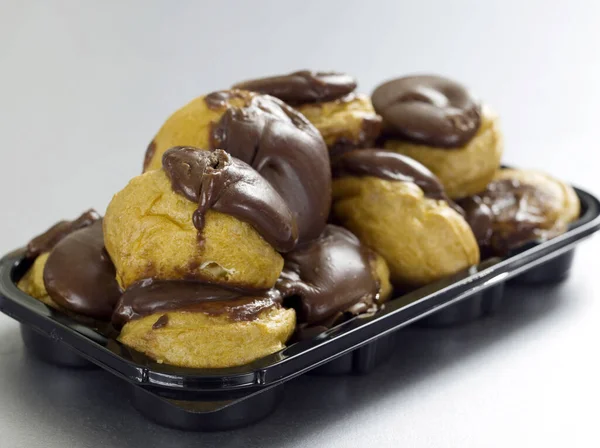 Närbild Välsmakande Profiterole — Stockfoto