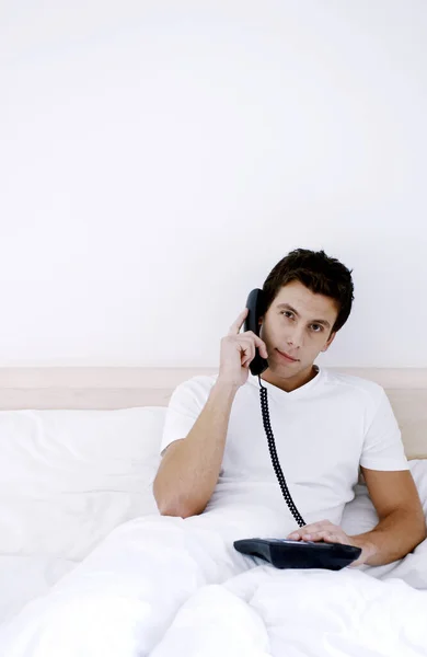 Hombre Hablando Por Teléfono —  Fotos de Stock