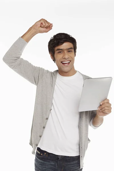Muž Držící Digitální Tablet Jásot — Stock fotografie