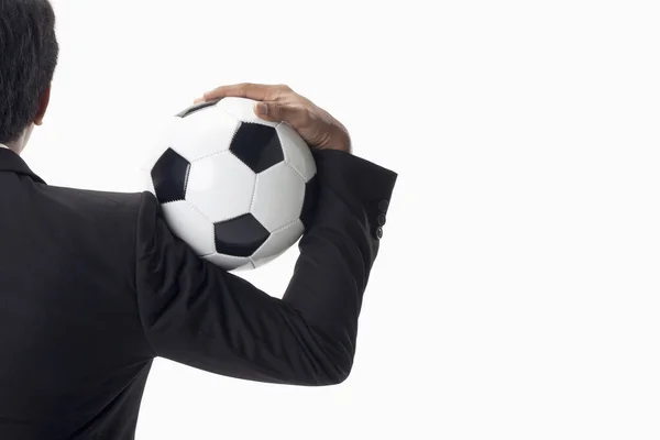 肩にボールを持っているサッカーマネージャー — ストック写真