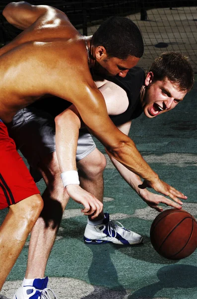 Jogador Tentando Arrebatar Bola Seu Oponente — Fotografia de Stock