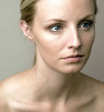 Kadın gibi düşün, portreyi kapat.