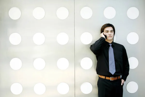 Affärsman Som Pratar Telefon — Stockfoto