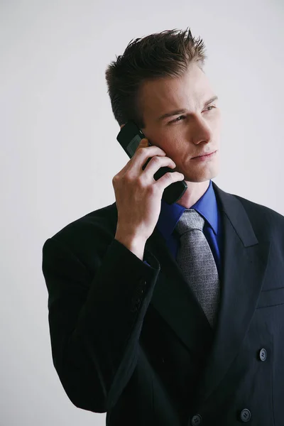 Empresario Hablando Por Teléfono Móvil — Foto de Stock