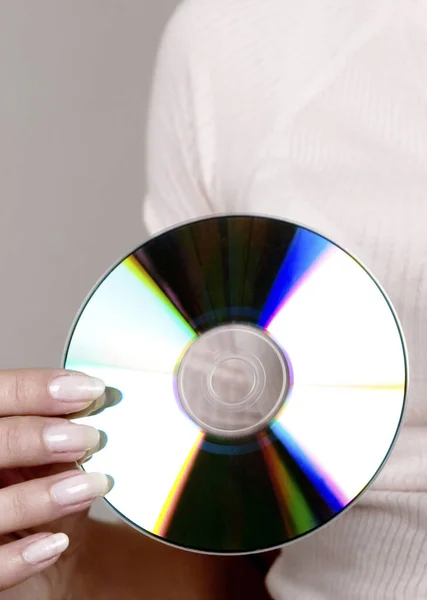 Frau Der Hand Einer Compact Disc — Stockfoto