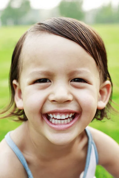 Carina Bambina Sorridente — Foto Stock