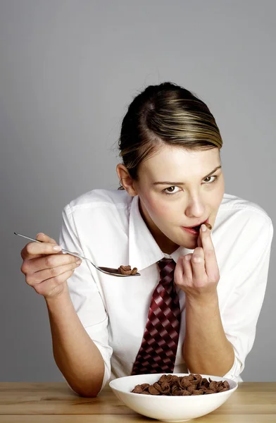 Empresaria Desayunando Cereal — Foto de Stock