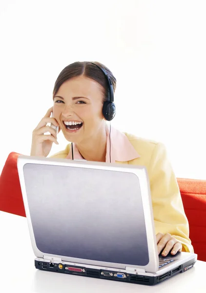 Mujer Negocios Riendo Mientras Habla Por Teléfono Mano — Foto de Stock