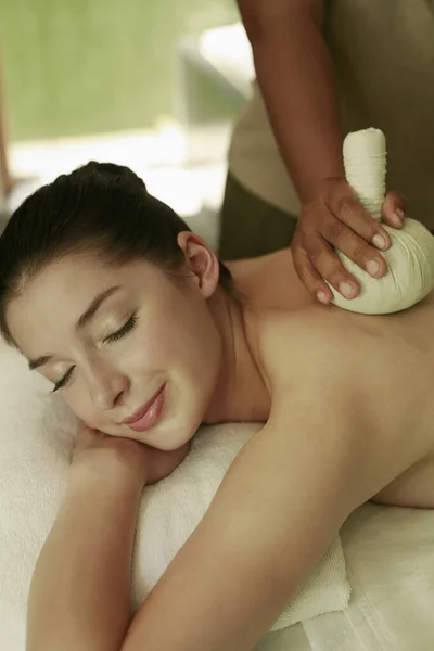 Woman Enjoying Back Massage — Stock Photo, Image