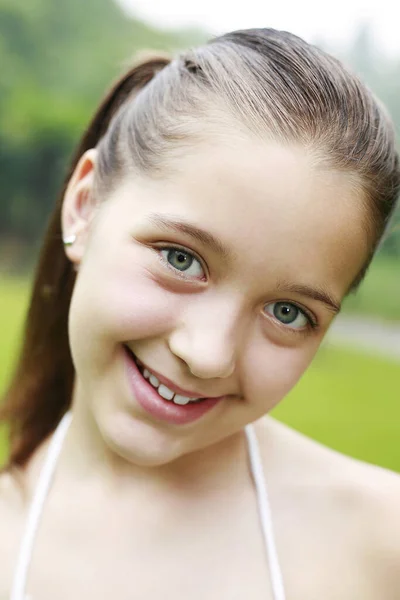 Linda Menina Sorrindo — Fotografia de Stock