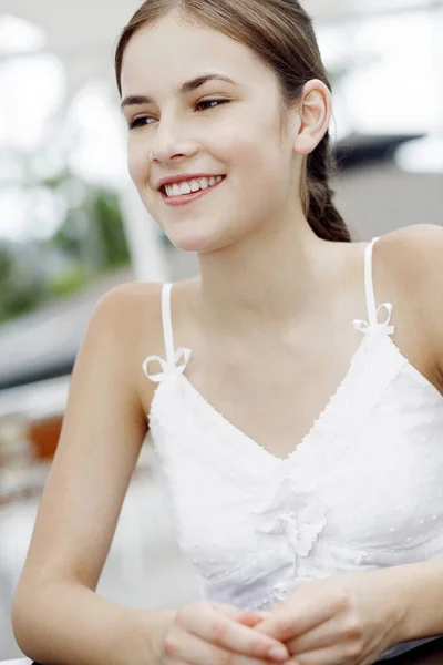 Portrait Teen Girl Smiling — Stock Photo, Image