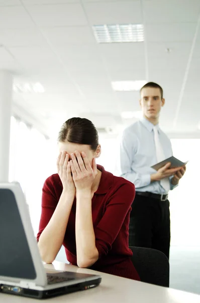 Joven Empresaria Llorando Oficina — Foto de Stock