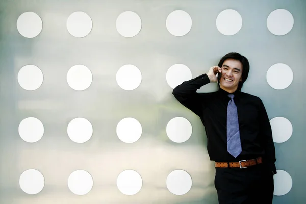 Zakenman Aan Het Praten Mobiele Telefoon — Stockfoto