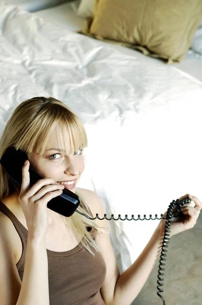 Женщина Разговаривает Телефону — стоковое фото