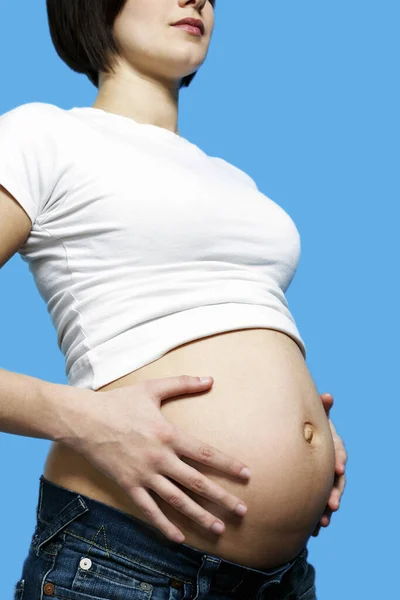 Gravid Kvinna Vardagskläder — Stockfoto