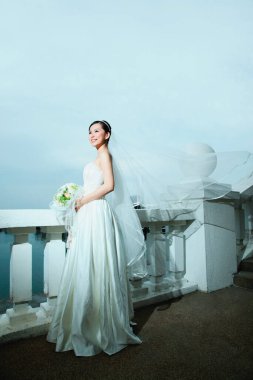 Gelin elinde bir buket