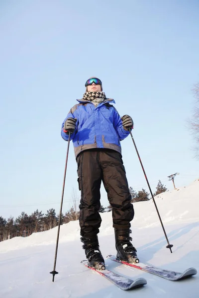 Uomo Sciare Nella Giornata Invernale — Foto Stock