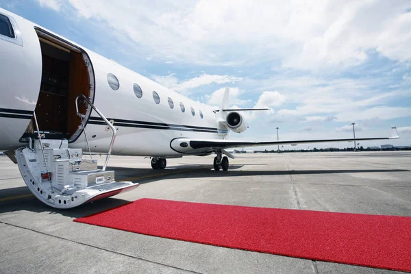 Avion Privé Avec Tapis Rouge — Photo