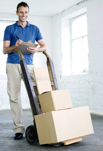 Verileri derleyen bir posta servisi denetleyicisi