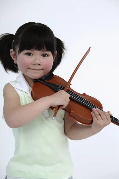 Menina Tocando Violino — Fotografia de Stock