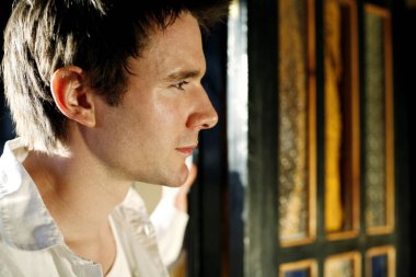 Derin düşüncelere dalmış