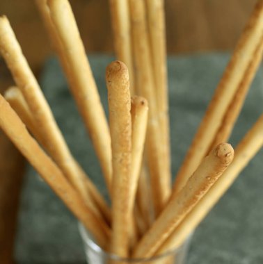 Ekmek çubuklarını kapat.