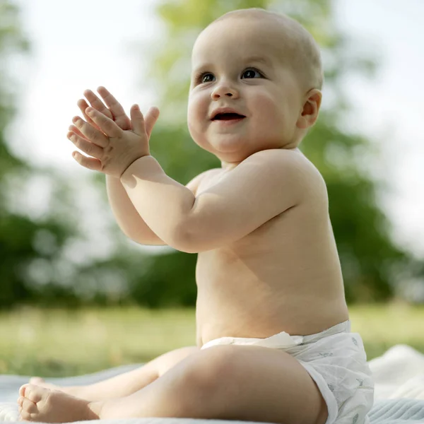 Baby Boy Clapping His Hands — Stock Photo, Image