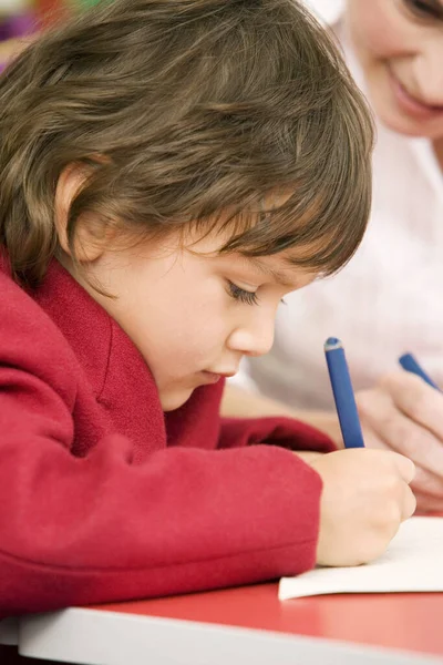 Boy Drawing Close View — Stock Photo, Image