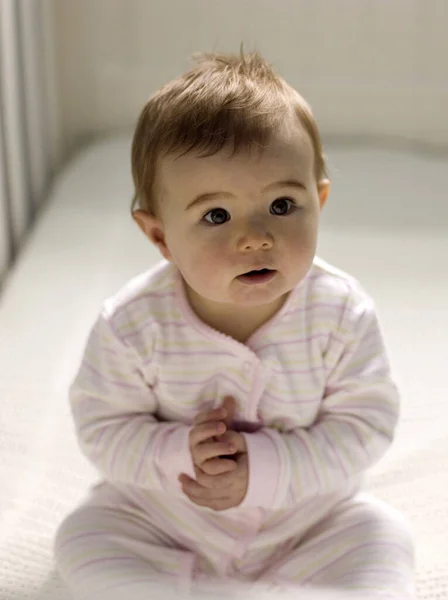 Baby Girl Sitting Crib — Stock Photo, Image