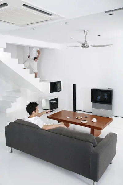 Man Watching Television Living Room — Stock Photo, Image