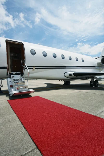 Avião Privado Com Tapete Vermelho — Fotografia de Stock