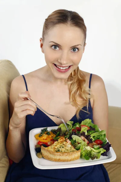 Woman Holding Plate Quiche Garden Salad Fresh Herbs — Stock Photo, Image