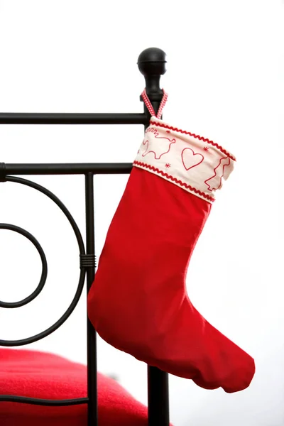 Κλείσιμο Της Κόκκινης Χριστουγεννιάτικης Κάλτσας — Φωτογραφία Αρχείου