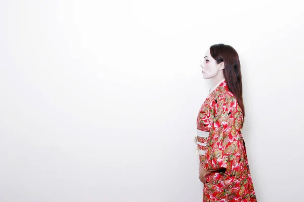 Plano Lateral Una Mujer Kimono Rojo —  Fotos de Stock