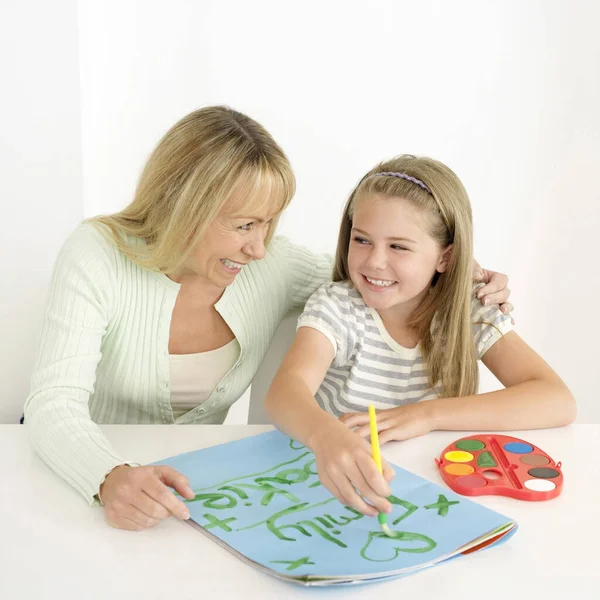 Girl Smiling Woman While Using Water Colour Paint — Stock Photo, Image