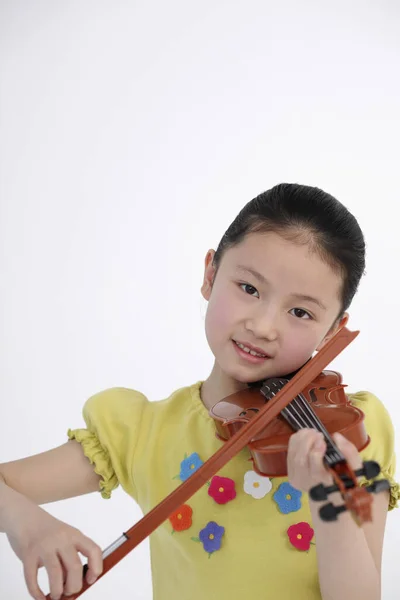 Menina Tocando Violino — Fotografia de Stock