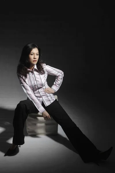 Woman Posing Camera — Stock Photo, Image