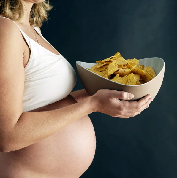 Pregnant Woman Holding Bowl Crisp — Stock Photo, Image