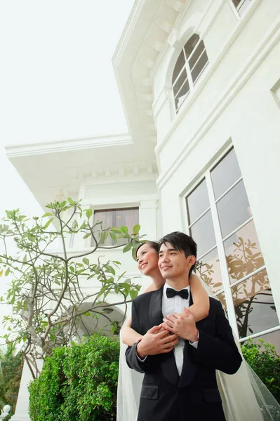 Bride Groom Embracing — Stock Photo, Image