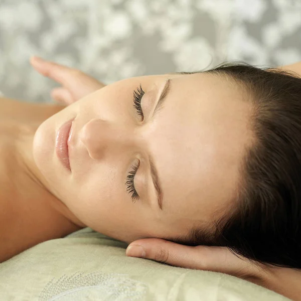 Woman Enjoying Head Massage — Stock Photo, Image